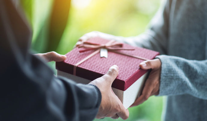 From executives to interns: Finding the perfect holiday gifts for your team  | &Open